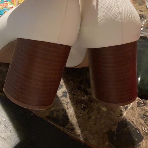 White chunky heel - Picture 4 of 6